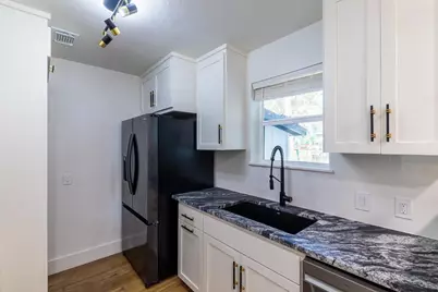 1614 Holly Street, Austin, TX 78702 - Photo 7