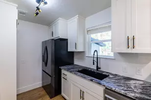 1614 Holly St, Austin, TX 78702 - Photo 7