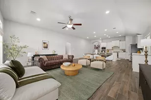 321 La Grotta Ln, Georgetown, TX 78628 - Photo 15