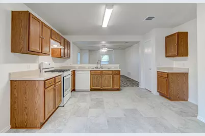 7505 Aspen Brook Drive, Austin, TX 78744 - Photo 5