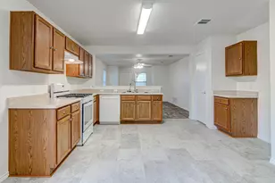 7505 Aspen Brook Dr, Austin, TX 78744 - Photo 5