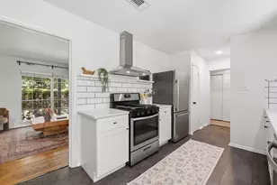 1609 Larkwood Dr, Austin, TX 78723 - Photo 19