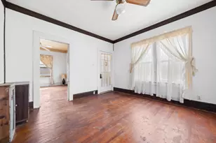 401 S Love Ave, Florence, TX 76527 - Photo 5