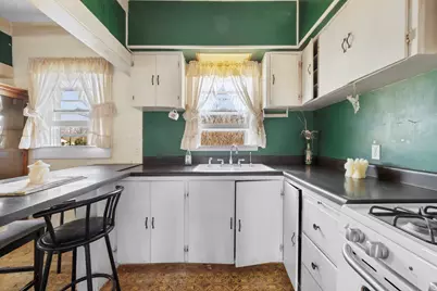 401 S Love Avenue, Florence, TX 76527 - Photo 13