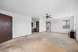 401 S Love Ave, Florence, TX 76527 - Photo 29