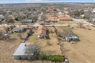 401 S Love Ave, Florence, TX 76527 - Photo 37