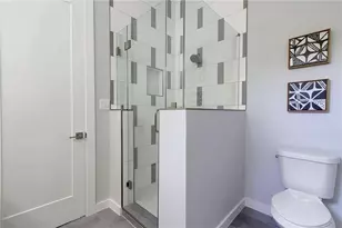 6405 Chesterfield Ave, Austin, TX 78752 - Photo 13