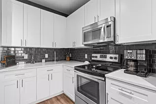 1900 Barton Springs Rd, Austin, TX 78704 - Photo 7