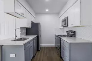 114 E 31st St, Austin, TX 78705 - Photo 7