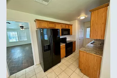 710 Honeysuckle Drive, Leander, TX 78641 - Photo 5