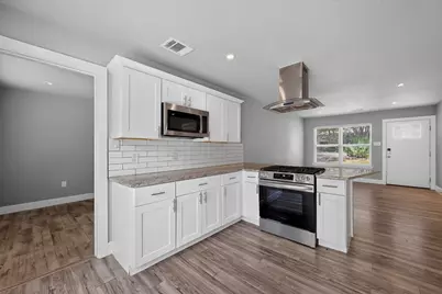 2321 Lakehurst Drive, Austin, TX 78744 - Photo 5