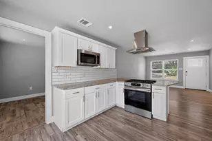 2321 Lakehurst Dr, Austin, TX 78744 - Photo 5