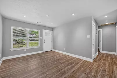 2321 Lakehurst Drive, Austin, TX 78744 - Photo 9