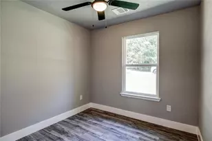 2321 Lakehurst Dr, Austin, TX 78744 - Photo 13