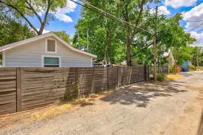 1105 E 3rd Street, Austin, TX 78702 - Photo 33