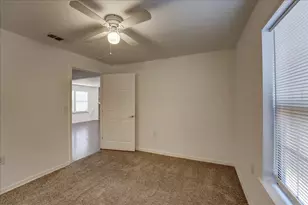 1105 E 3rd St, Austin, TX 78702 - Photo 11