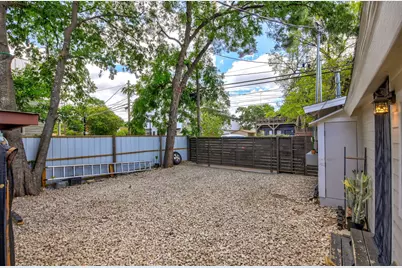 1105 E 3rd Street, Austin, TX 78702 - Photo 23