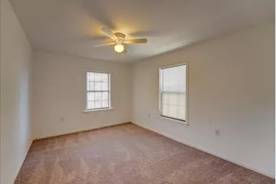 1105 E 3rd Street, Austin, TX 78702 - Photo 9