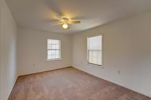1105 E 3rd St, Austin, TX 78702 - Photo 9