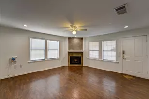 1105 E 3rd St, Austin, TX 78702 - Photo 5
