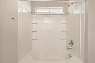 612 Copper Ct, Jarrell, TX 76537 - Photo 17