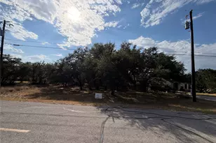216 Dunkeld Dr, Briarcliff, TX 78669 - Photo 1