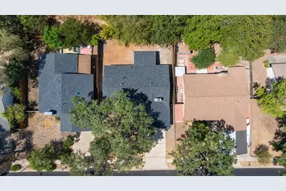 7204 Towering Oaks Drive, Austin, TX 78745 - Photo 37