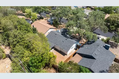 7204 Towering Oaks Drive, Austin, TX 78745 - Photo 39