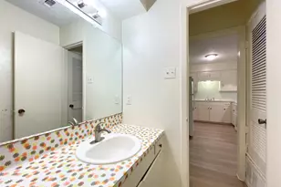 904 N Meadows Dr, Austin, TX 78758 - Photo 13