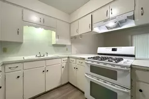 904 N Meadows Dr, Austin, TX 78758 - Photo 5