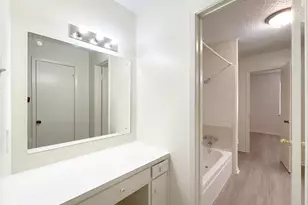 904 N Meadows Dr, Austin, TX 78758 - Photo 11