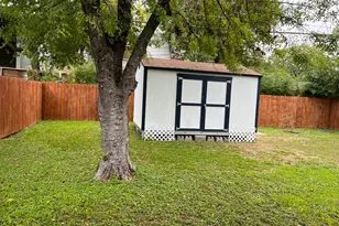 1318 Broadmoor Dr, Austin, TX 78723 - Photo 23
