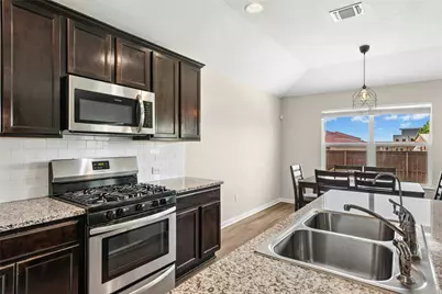 1010 Pembroke Court, Hutto, TX 78634 - Photo 9