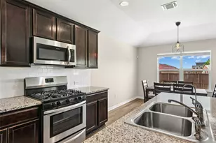 1010 Pembroke Ct, Hutto, TX 78634 - Photo 9