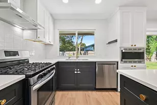 2307 Deadwood Dr, Austin, TX 78744 - Photo 11