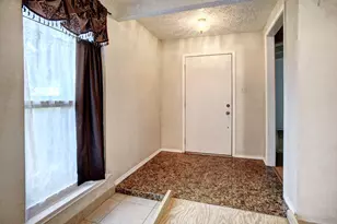 204 Maynard St, Bastrop, TX 78602 - Photo 5