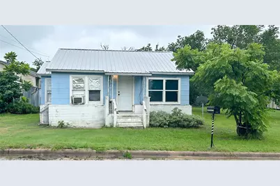 540 W Hempstead Street, Giddings, TX 78942 - Photo 1
