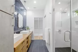 2007 E 2nd St, Austin, TX 78702 - Photo 13