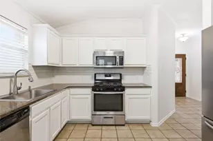 1202 Sundrop Pl, Round Rock, TX 78665 - Photo 5