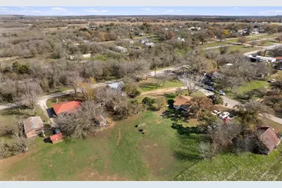 523 Old Highway 20, McDade, TX 78650 - Photo 29