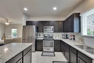 106 Mossycup Dr, San Marcos, TX 78666 - Photo 7