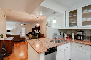 7920 Rockwood Ln, Austin, TX 78757 - Photo 11