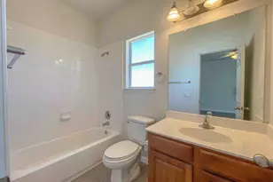 609 W 37th St, Austin, TX 78705 - Photo 27