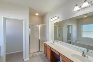 609 W 37th St, Austin, TX 78705 - Photo 5