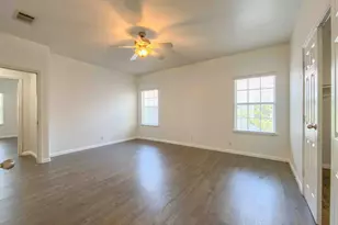 609 W 37th St, Austin, TX 78705 - Photo 11