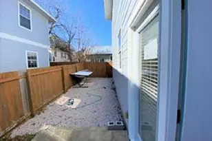 609 W 37th St, Austin, TX 78705 - Photo 35