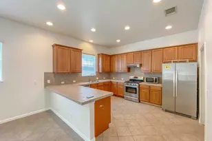 609 W 37th St, Austin, TX 78705 - Photo 3