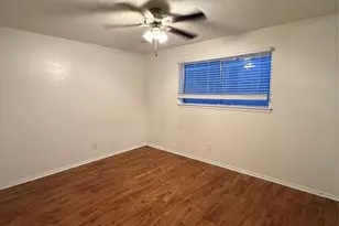 2704 Salado St, Austin, TX 78705 - Photo 11