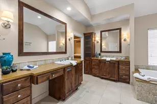 37 Waterfall Dr, The Hills, TX 78738 - Photo 11