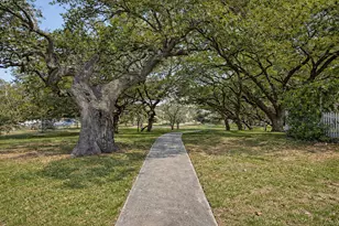 1845 River Crossing Cir, Austin, TX 78741 - Photo 31